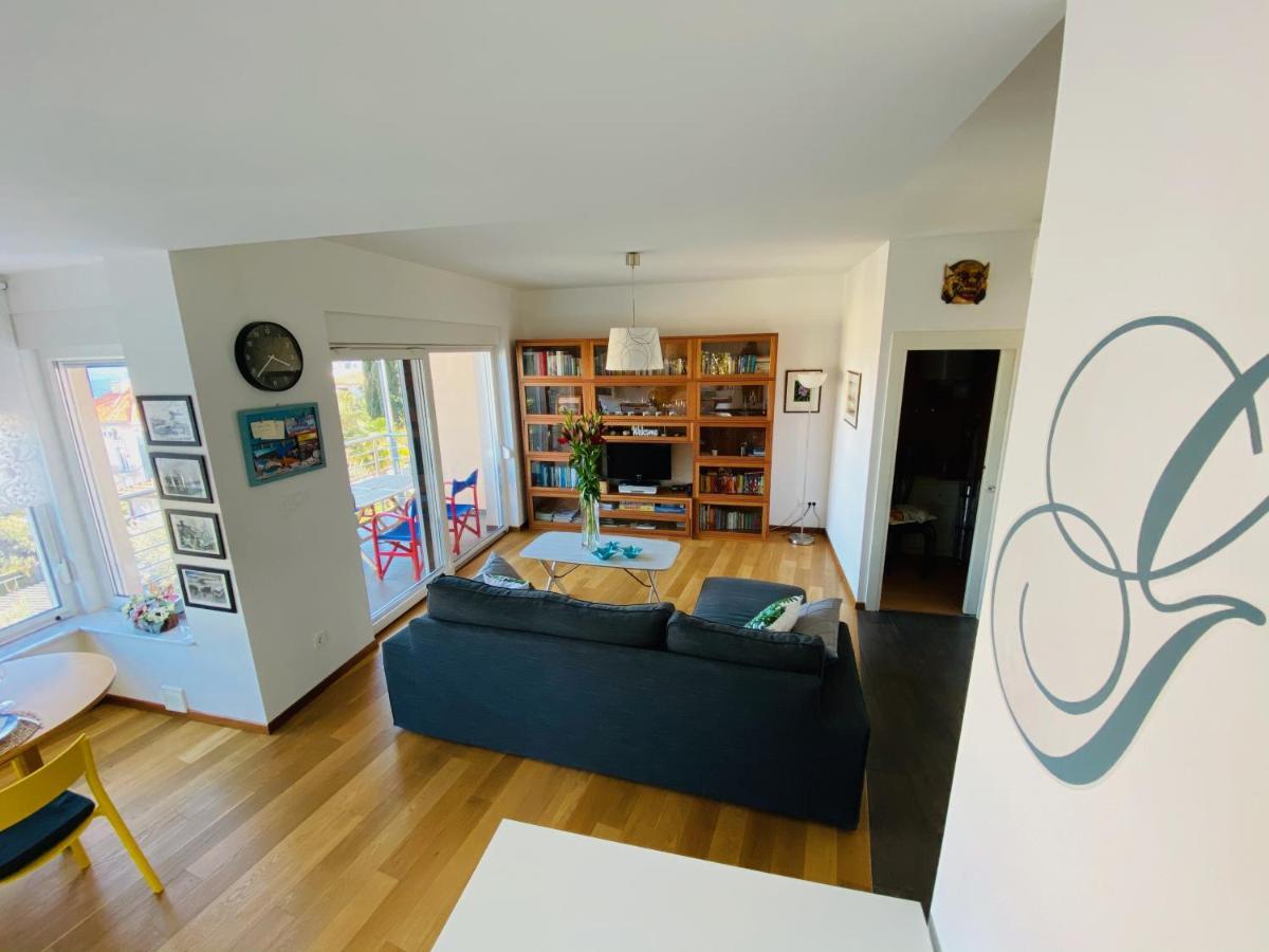 Almare Apartment *